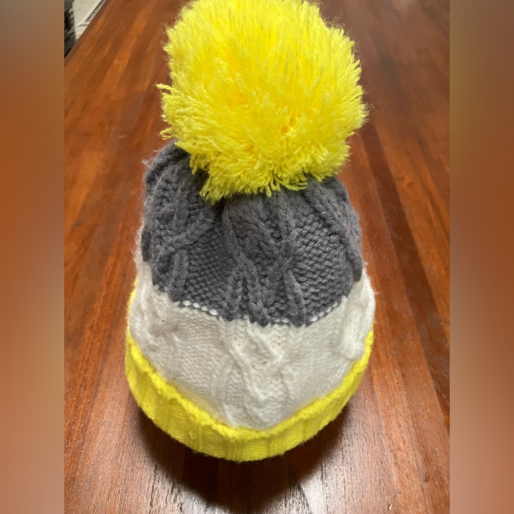 Toddler cap Fleece Lined. Yellow white gray. Pompon.